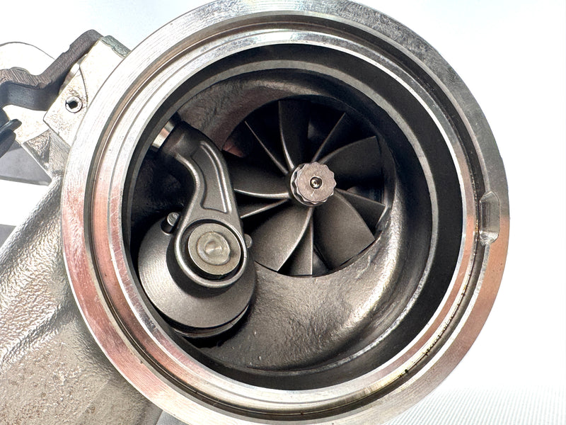 Load image into Gallery viewer, EM950 UPGRADE TURBOCHARGER FOR VW/AUDI MQB 2.0T
