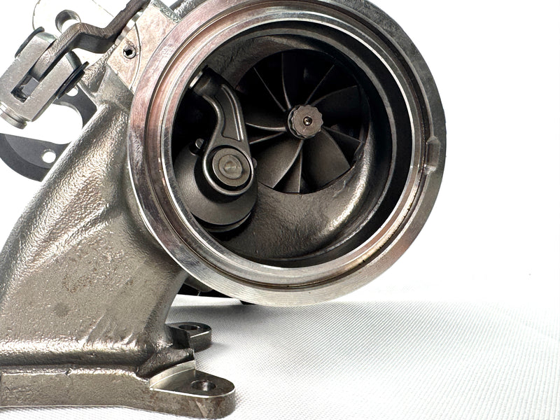 Load image into Gallery viewer, EM950 UPGRADE TURBOCHARGER FOR VW/AUDI MQB 2.0T
